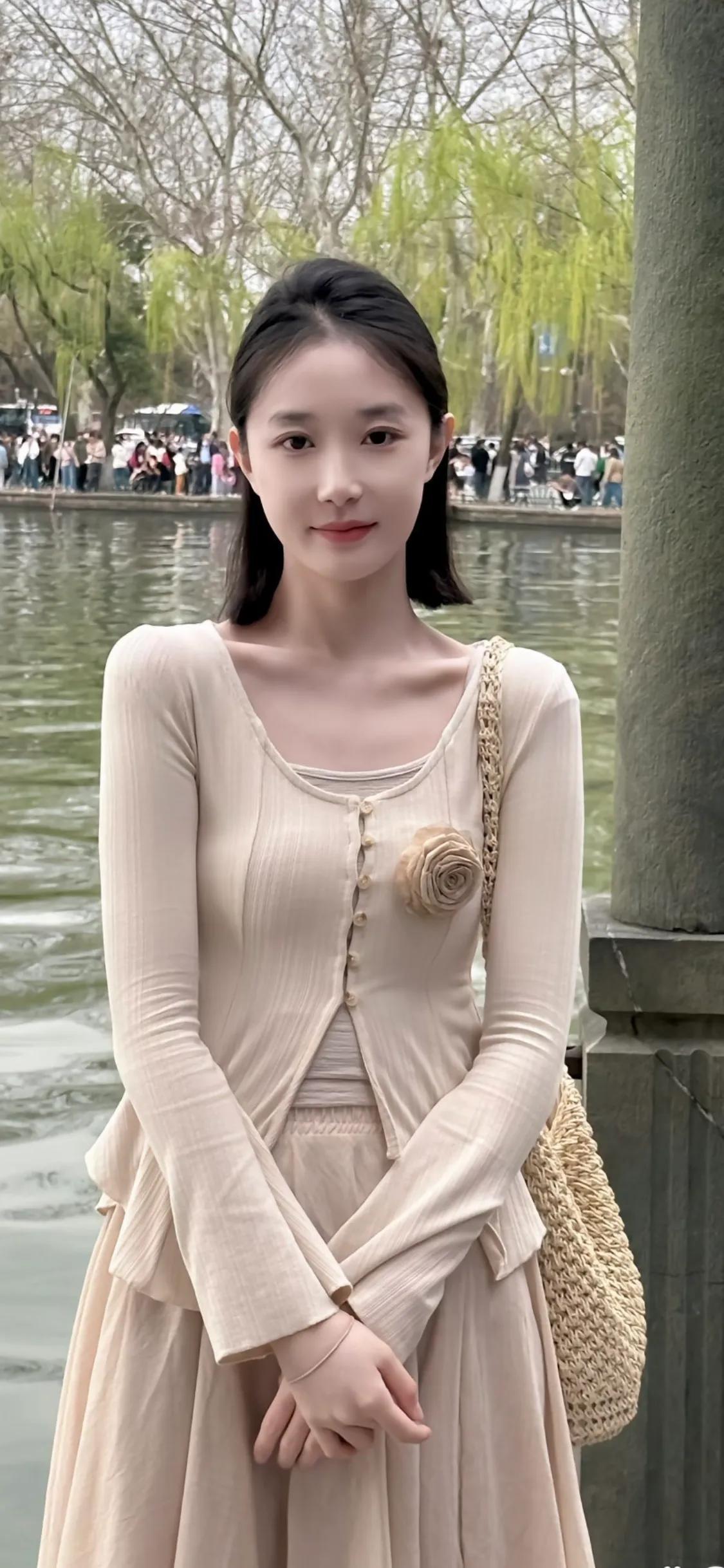 人啊，只有过了30岁之后，才会慢慢发现，生活哪有什么退路可言。
女母不是退路，婚