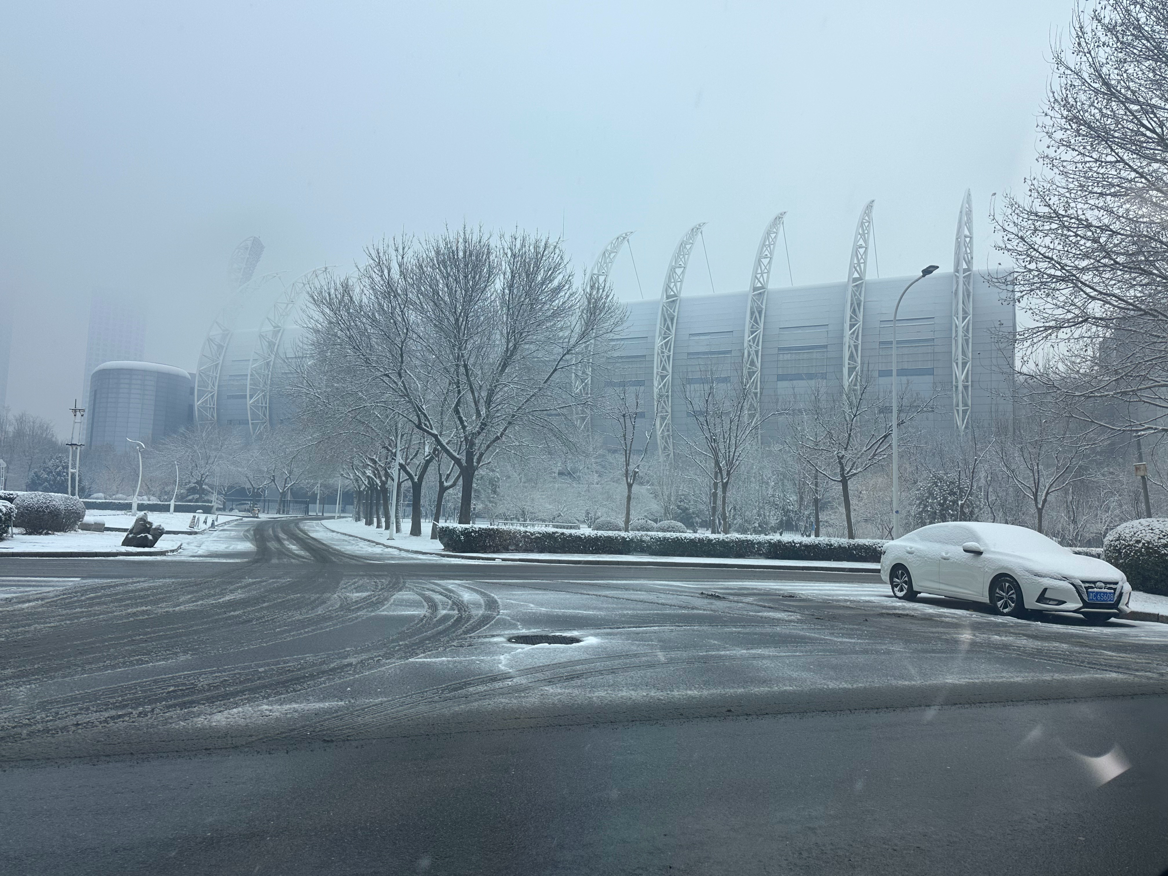 哎呀，周末咱就能相见啦不过，我昨天真的是因为没时间，就没去洗车。但我真的有很强烈