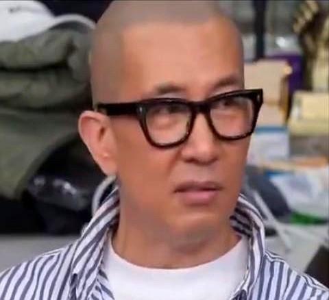谁能想到，曾经风光无限的具俊晔现在竟成了“落魄贵族”？

狗仔葛斯齐在金宝山蹲守