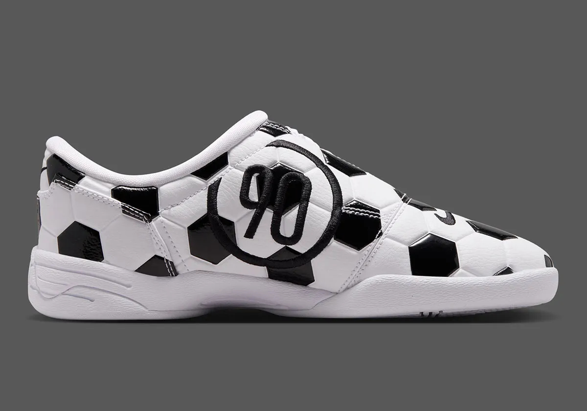 Nike Total 90 IIITotal 90变成了真正的足球鞋⚽️2026