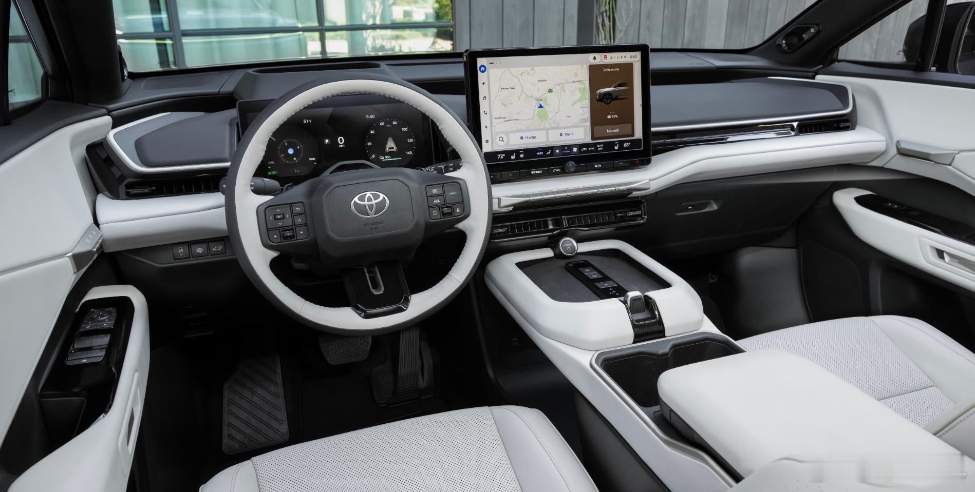 丰田全新汉兰达，这设计语言跟现款基本拉开很大代差了，不过线条简洁很多，不知道丰田