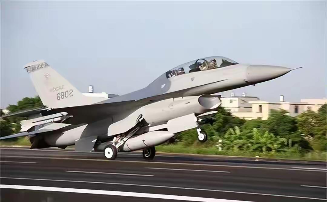 两岸统一后台军处置的务实路径
 
两岸统一大业的最终完成，不仅需要军事与政治层面