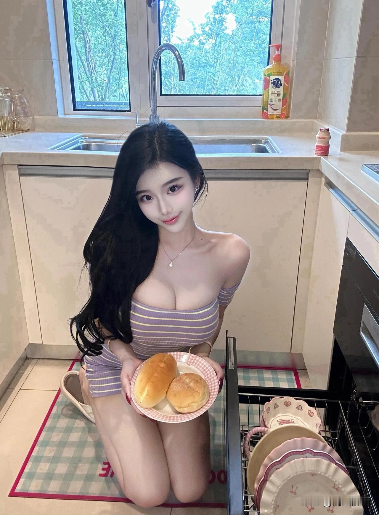 性感妩媚美，婀娜多姿舞。#迷人女神魅力展# #丰富性感美女# #美丽性感💰# 