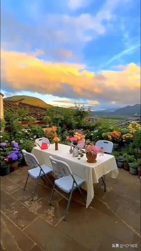 你期待的晚年生活是什么样的 我期待的晚年生活，健康肯定是第一位的。没了健康，啥愿