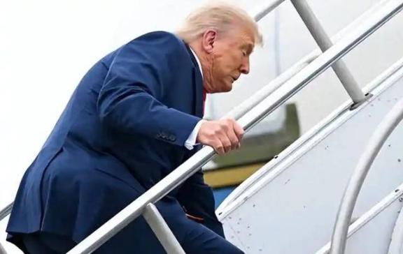 不管特朗普去世的消息是真是假，但可以肯定，他的健康状况已经出了大问题。最能说明美