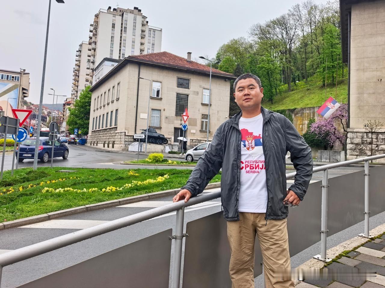 清晨，在乌日采，参观博物馆。这里的展厅位于两座楼中，分别介绍当地的重要人物和光辉