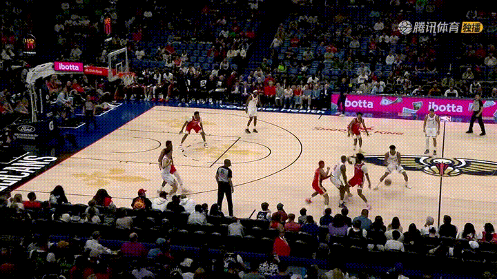 快船神射手博格丹诺维奇终于苏醒了！在今天快船客场挑战鹈鹕的比赛中，当时比赛进行到