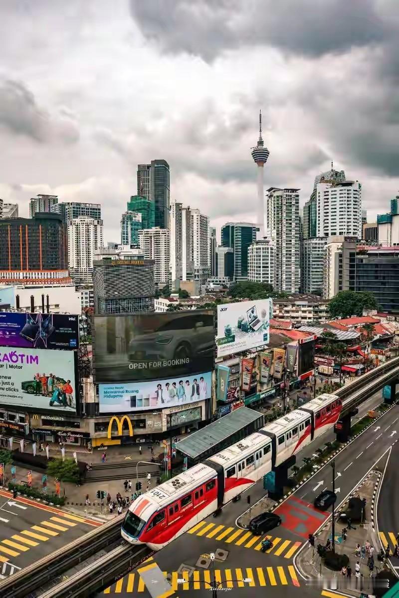 别光看莫迪缺席！东盟峰会上，印度偷偷给美国摆了一道