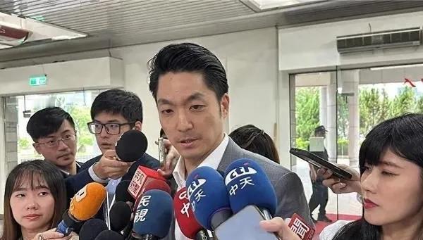 台北市长蒋万安在公开场合放出狠话：“只要大陆军机继续绕台飞行或开展军事演习，‘双