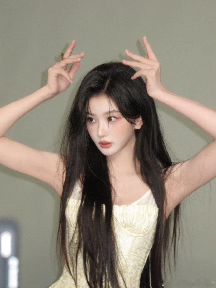 金鹤龙化的孔雪儿章子怡金鹤龙化的章子怡孔雪儿完美适配！章子怡的大气端庄、孔雪儿的