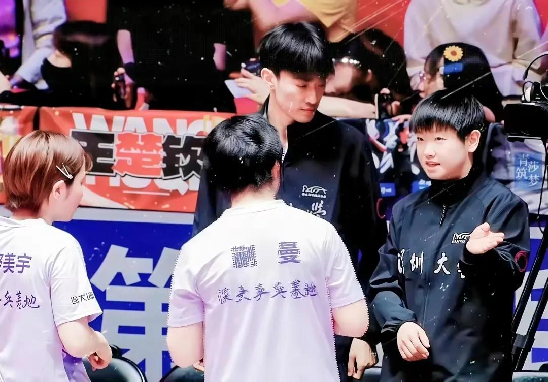 都在成长也都在变，莎莎也不那么激进了也会调节自己了，乒超联赛第一阶段在她的家乡河