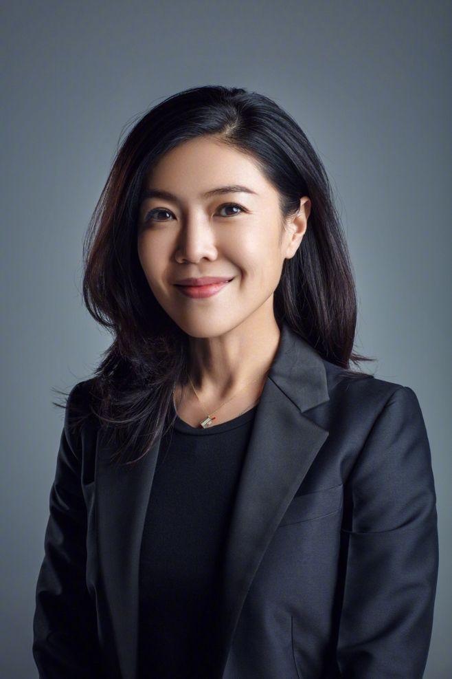 苏芒为法国婆家十5口人做中餐，苏芒那可是时尚界的女强人，在国内的口号是职场才是战