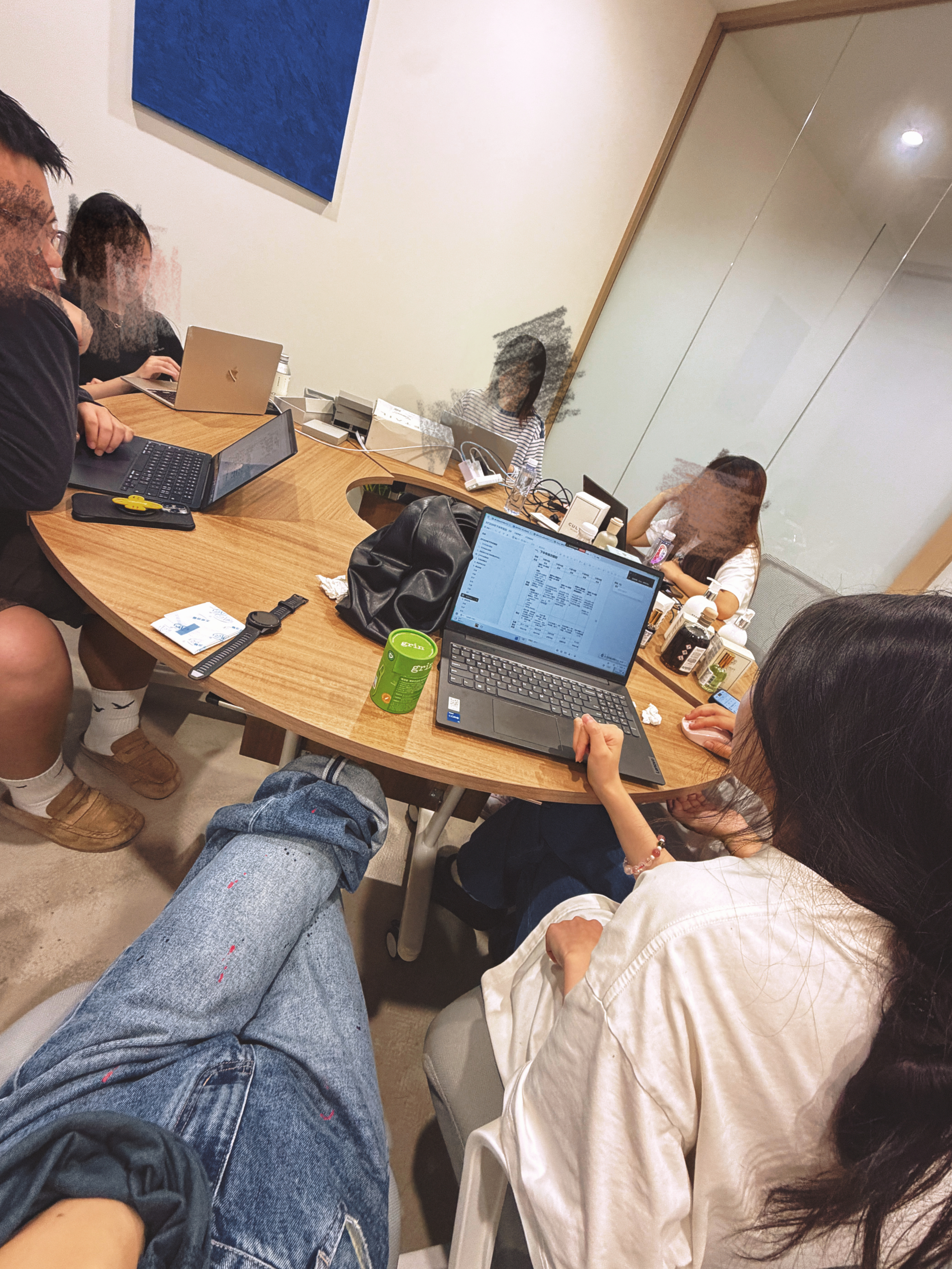 夜总会🪩 凌晨一点[老师好]今天七点半就起到此刻不停….  ​​​