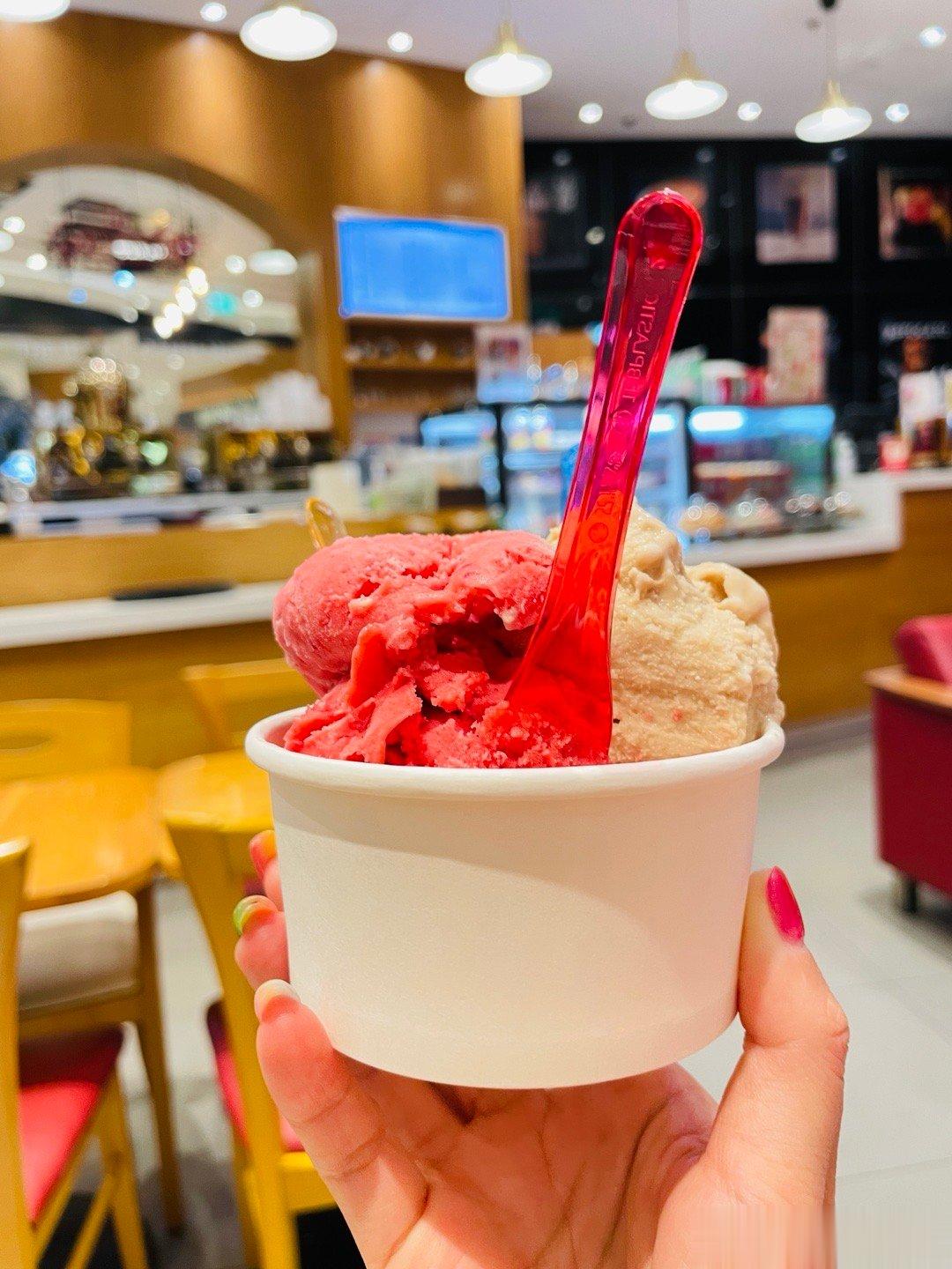 [哈哈]比看电视还伤眼睛的，居然是写作业[哈哈]听到这个消息，孩子们是不是可以不