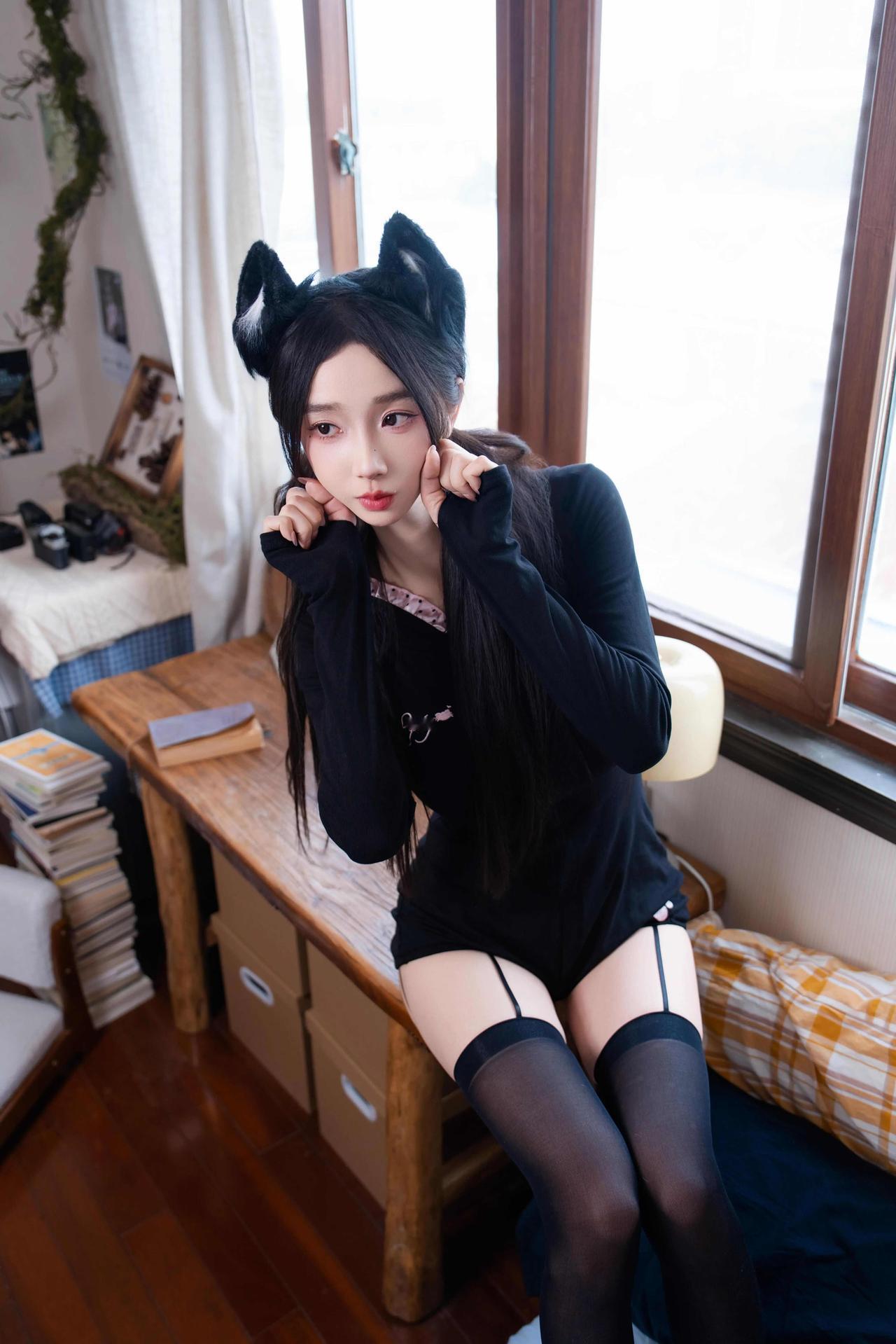 少女风写真照猫系女孩感觉酷酷甜甜
又纯又欲的女生，究竟有多招人喜欢 梦幻猫耳少女