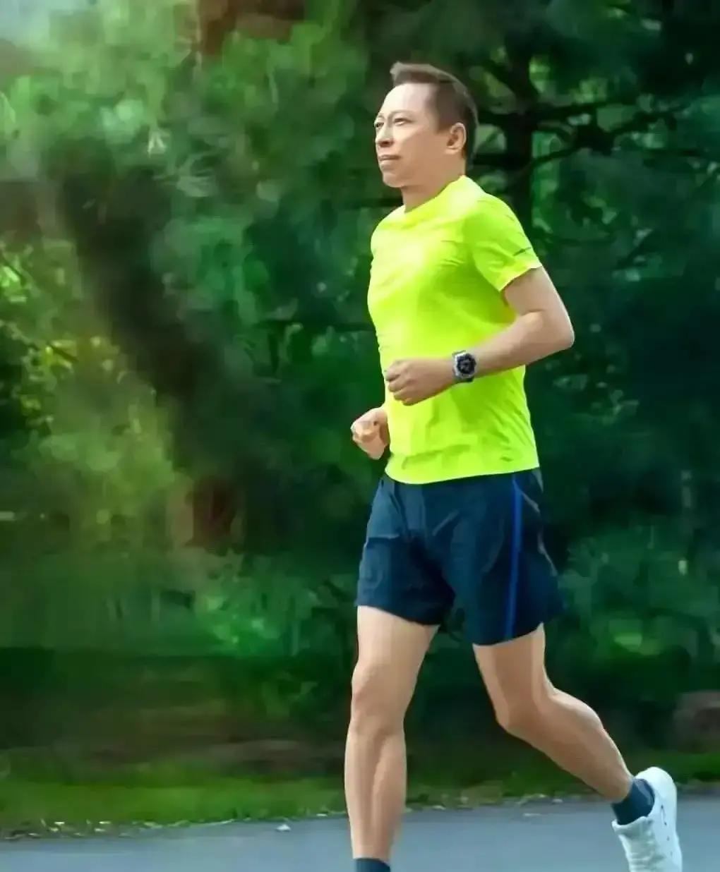 他当年拒绝搜狐几千万，就为赌一口气。
 
所有人都说他傻。2020年，搜狐开高价