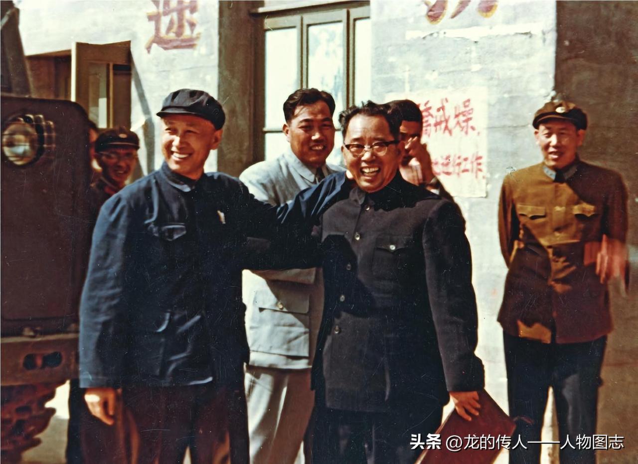 1962年，国防部第五研究院刘亚楼院长（前排右）、王秉璋副院长（后排右）、钱学森