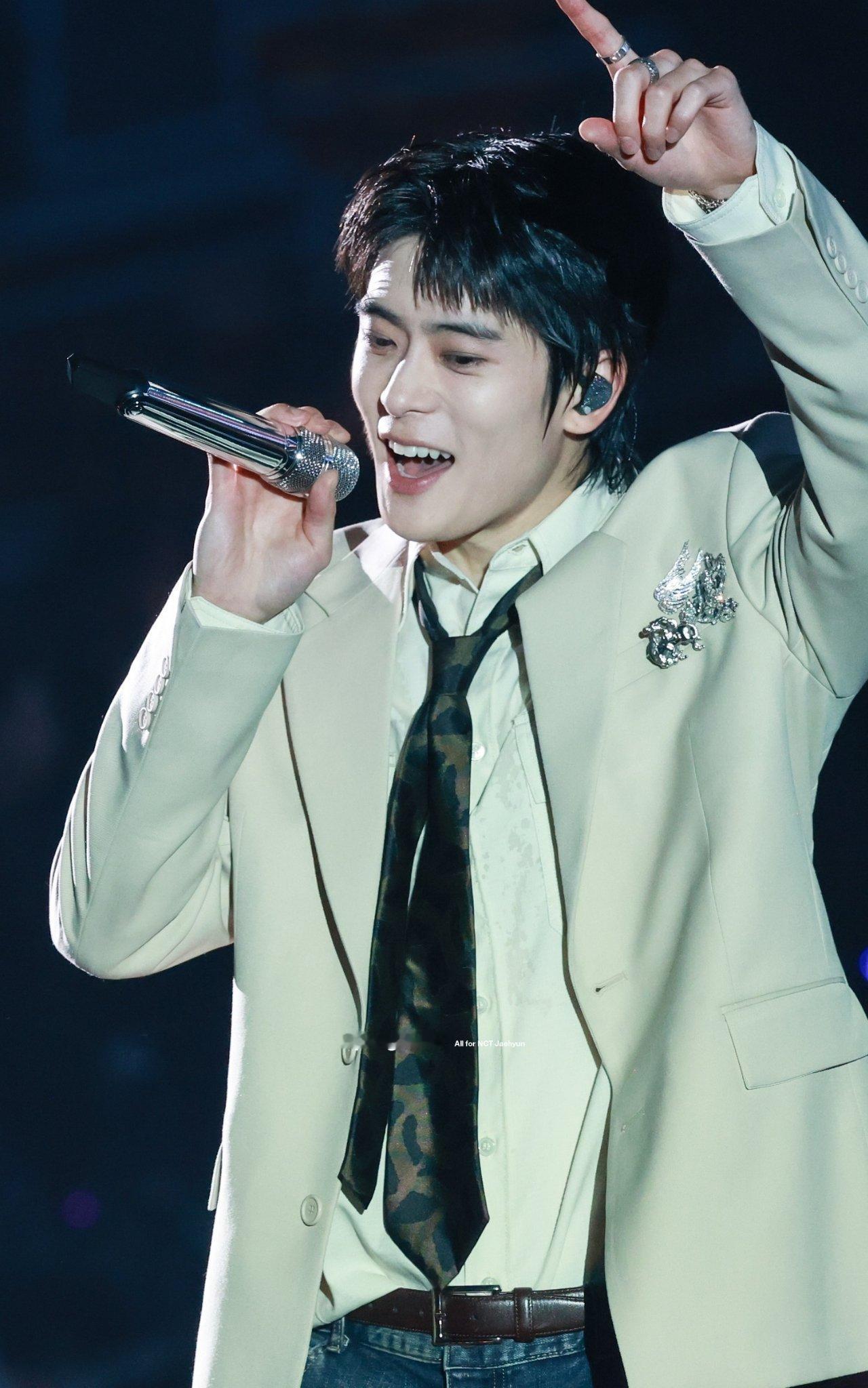 260918 THE REDLINE 首尔场DAY1看得清脸上的绒毛[可怜]©s