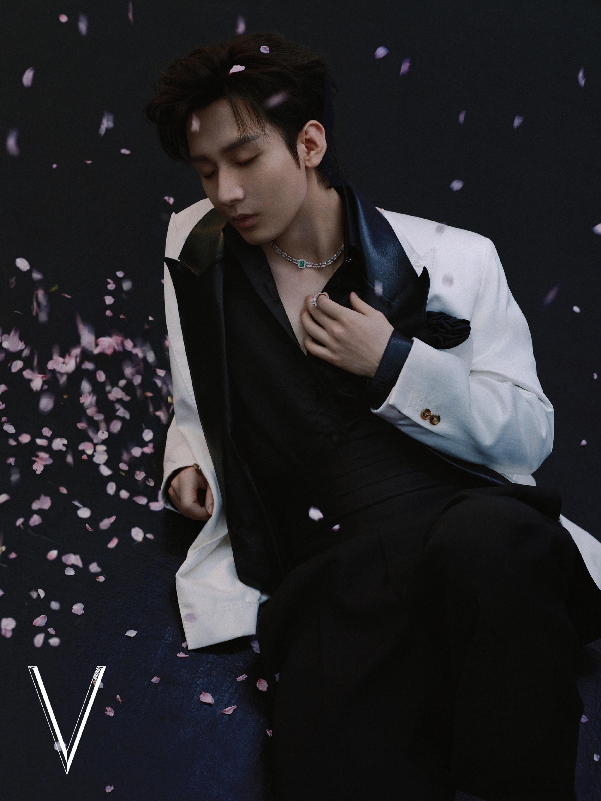 成毅最新杂志大片，表现力如何 