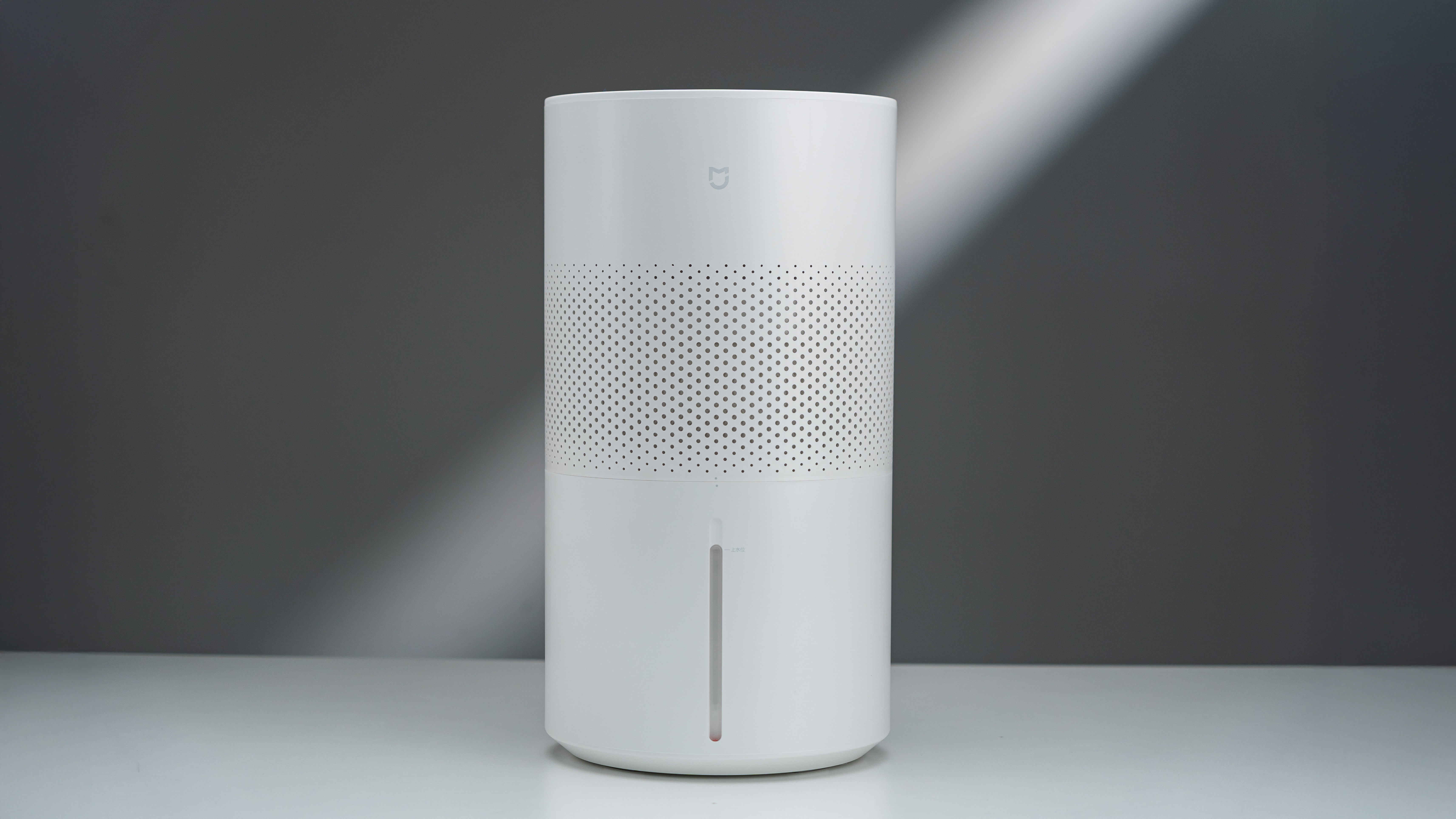 冬季办公装备升了个级，换了个米家无雾加湿器3。最大的提升就是因为它是蒸发式，工作