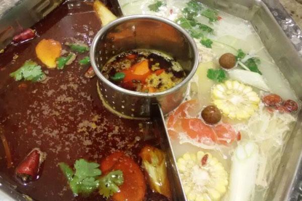 得了高血压，6种“升压王”食物要少吃，可能会导致肾衰竭
1、热辣的火锅
2、咸菜