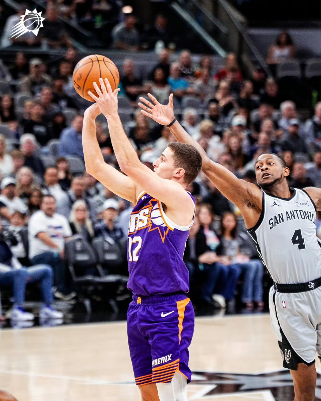 久旱逢甘霖！16连三分打铁后，终于由弗莱明和鸡皮连续命中2个三分了。太阳vs马刺