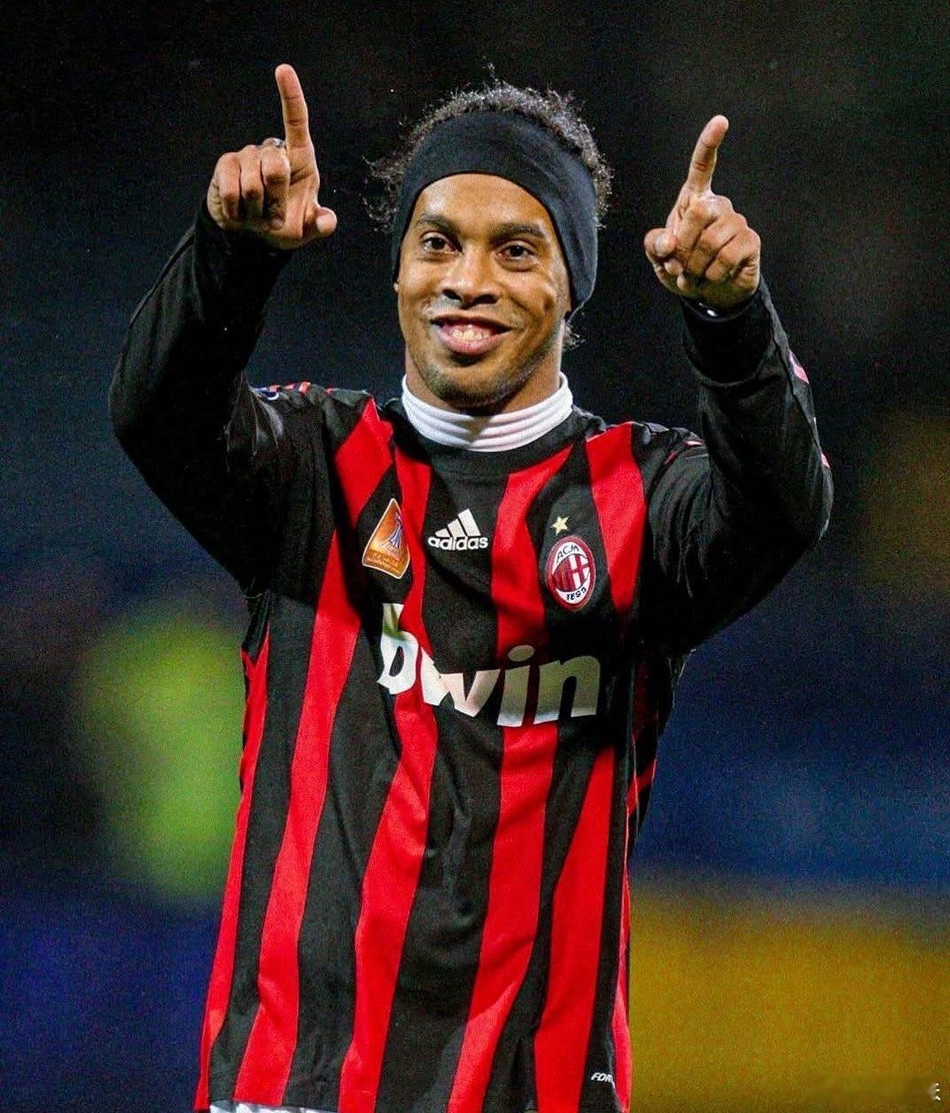 Ronaldinho 🔴⚫️🤩 意甲