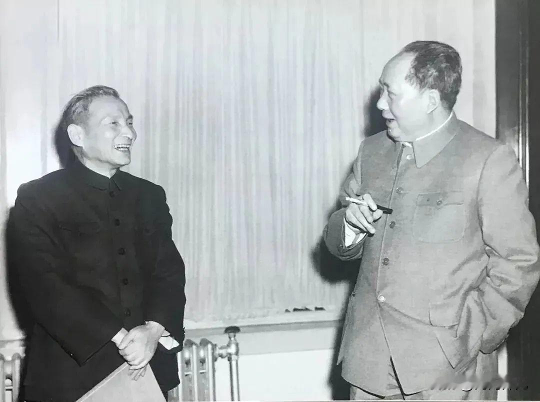 毛主席说：“陈云同志值得大家学习”

《怎样才能少犯错误》一陈云
 
不唯上、不