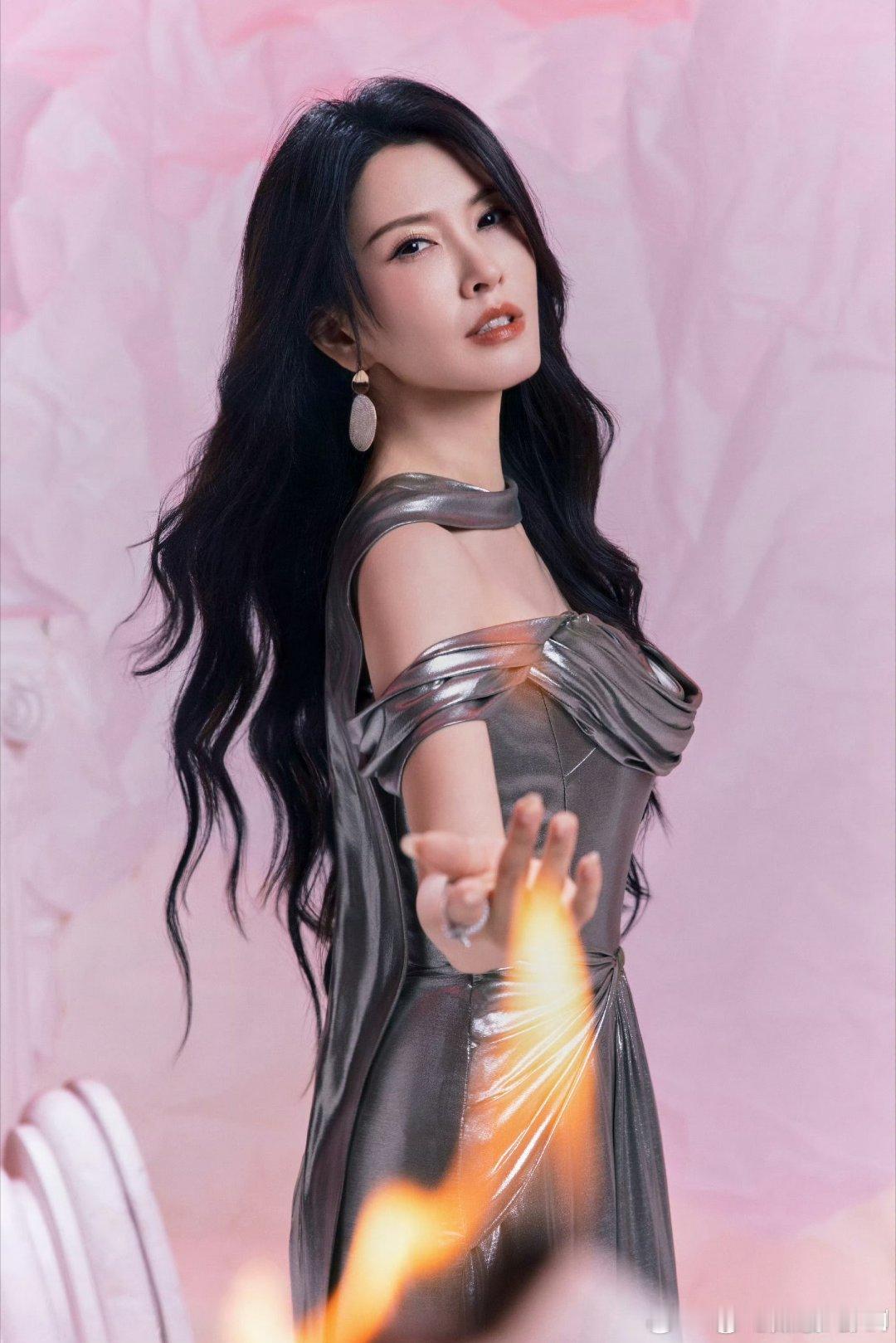 徐洁儿输得漂亮呜呜徐洁儿别走呀，你还没跳够呢，这票数对我眼睛不礼貌！徐洁儿输得漂
