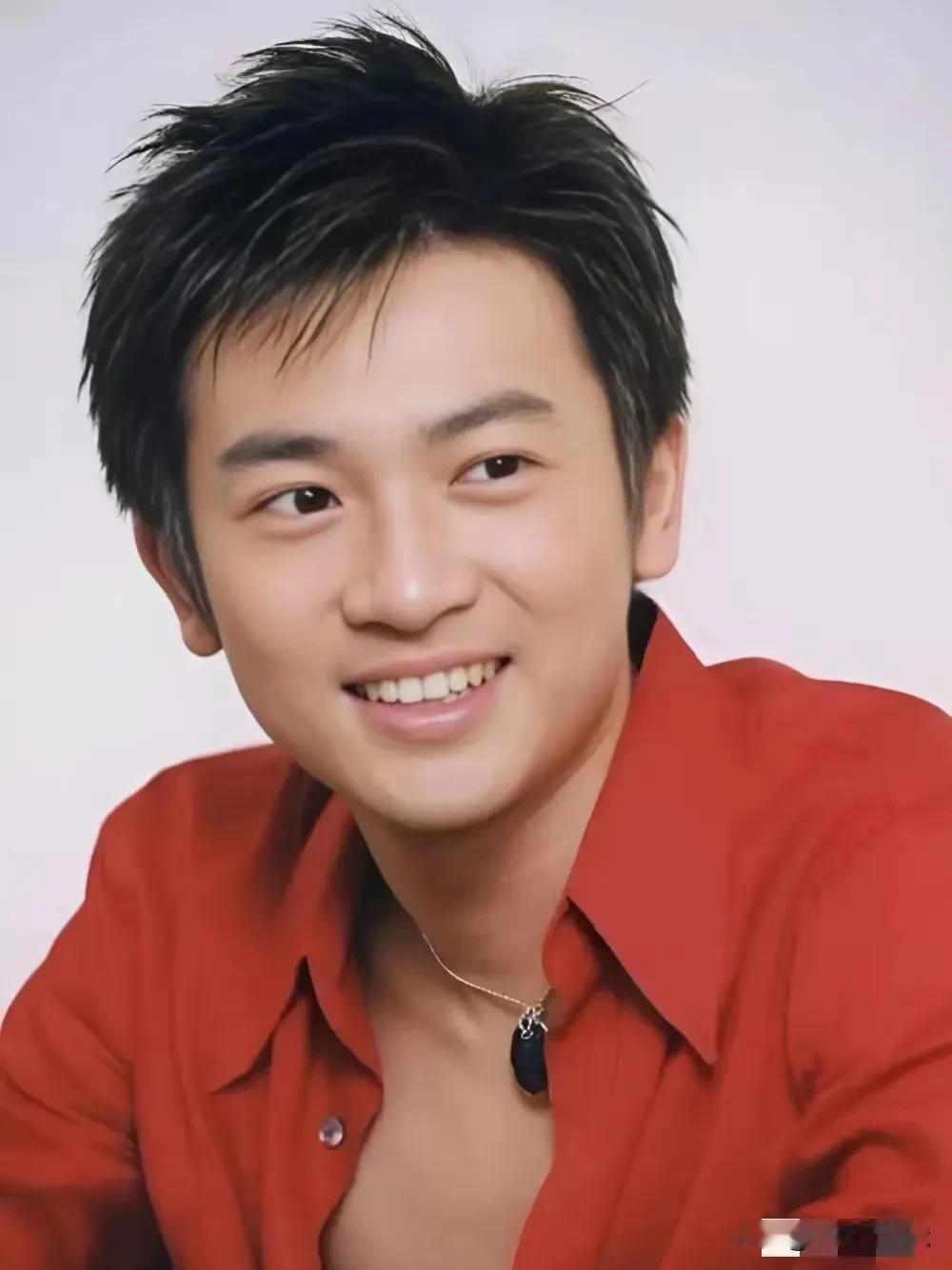 这是同一个人，你敢相信吗，你能找到他们之间的共同之处吗？
实在是大跌眼镜，整归整