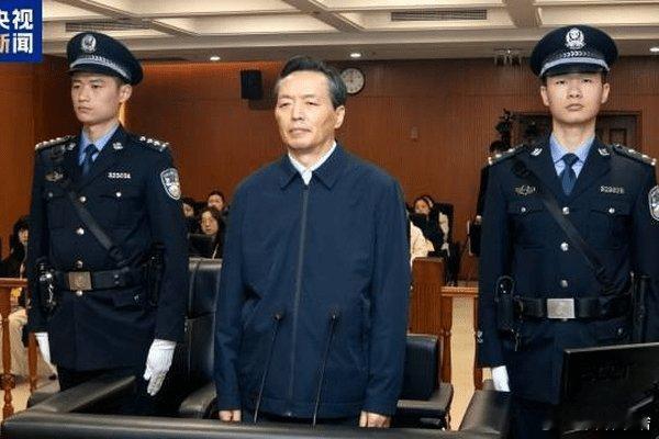 钱进国库 牢底坐穿......搜狐新闻:【非法收受财物1.5亿余元 黑龙江省政协