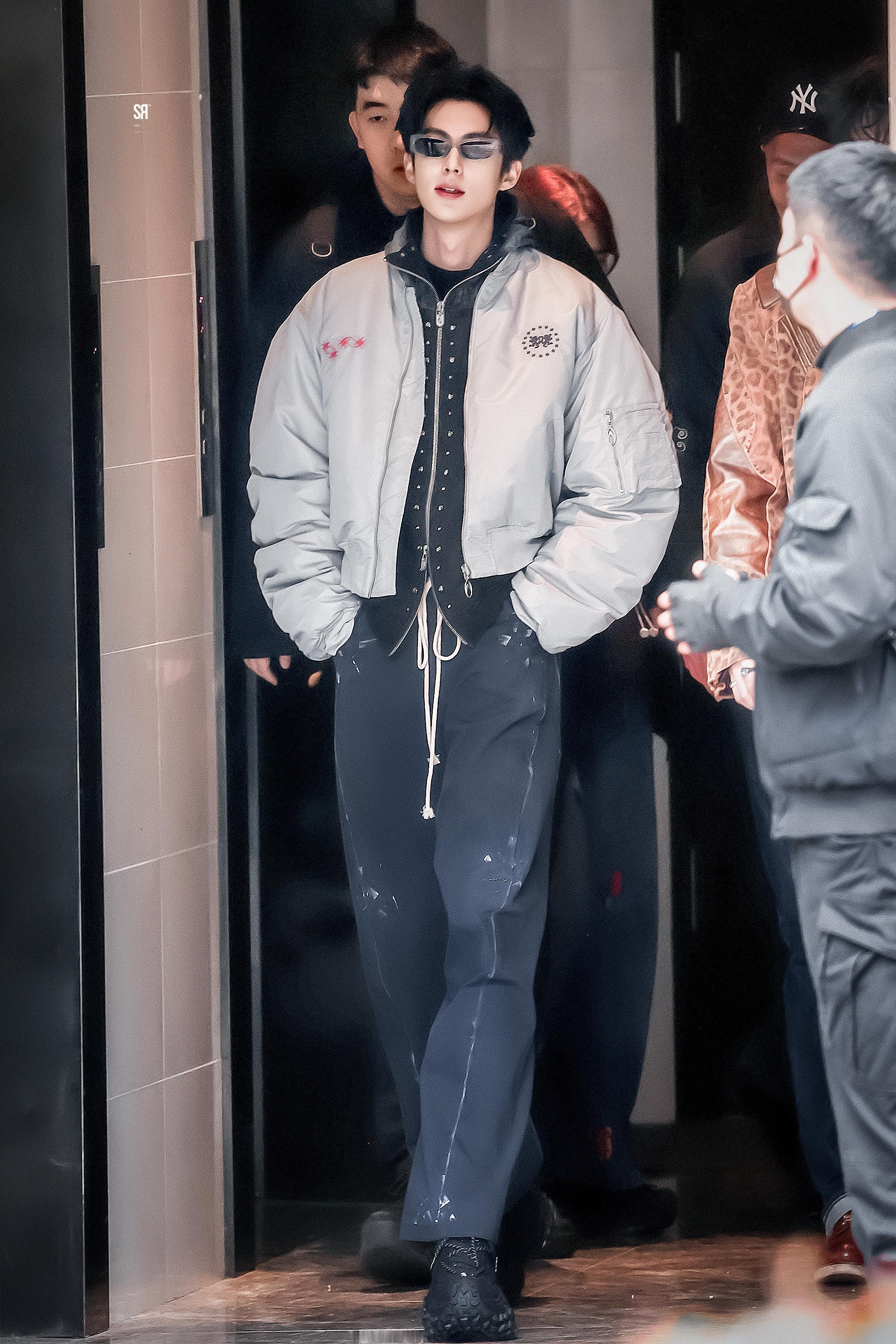 王鹤棣巨星来的宇宙闪烁请注意