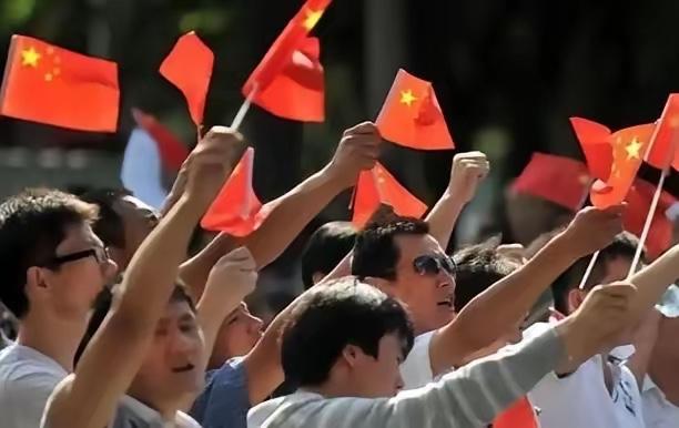 继新加坡 、 马来西亚 之后，美国华人发声！美国华人表示：中国人不要自以为是，现