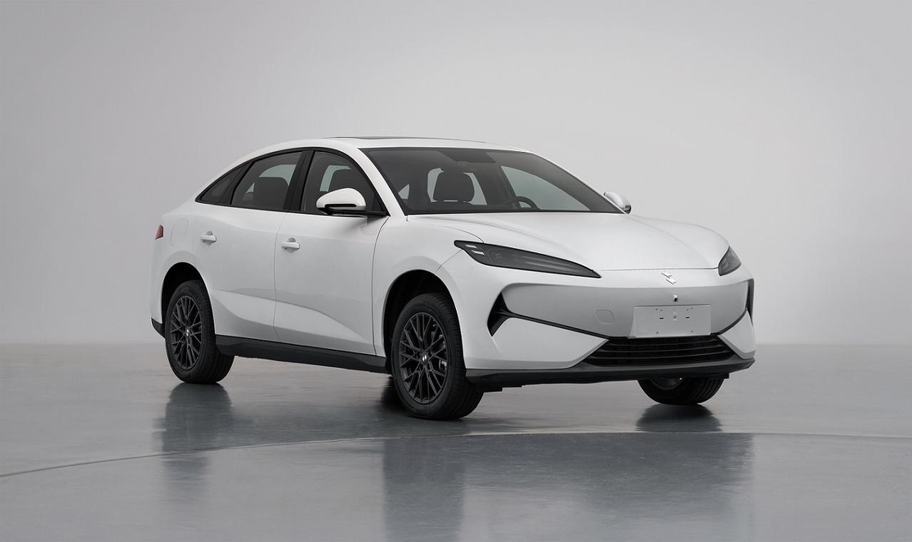 工信部第403批次审批新车：比亚迪领汇E7纯电车型