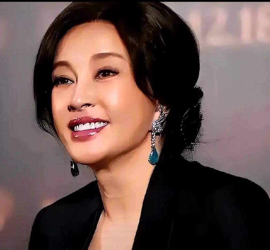 76岁刘晓庆晚节翻车！巅峰影后深陷504万官司，半生风光抵不过人情糊涂
 
  