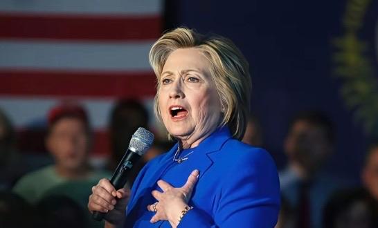 美国娘儿们希拉里蠢蠢欲动

希拉里·克林顿 高市特朗普 希拉里气场 日本娘儿们高