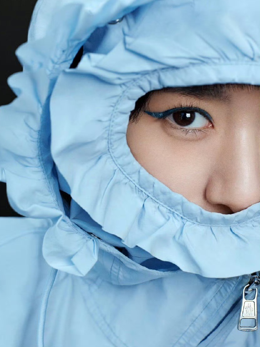 别以为穿成这样我就不认得你~袁冰妍！[偷笑] ​​​