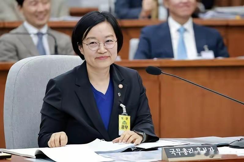 李在明钦点，韩国迎来一位女总理，对华态度出乎意料
 
日前，李在明正式颁发任命状
