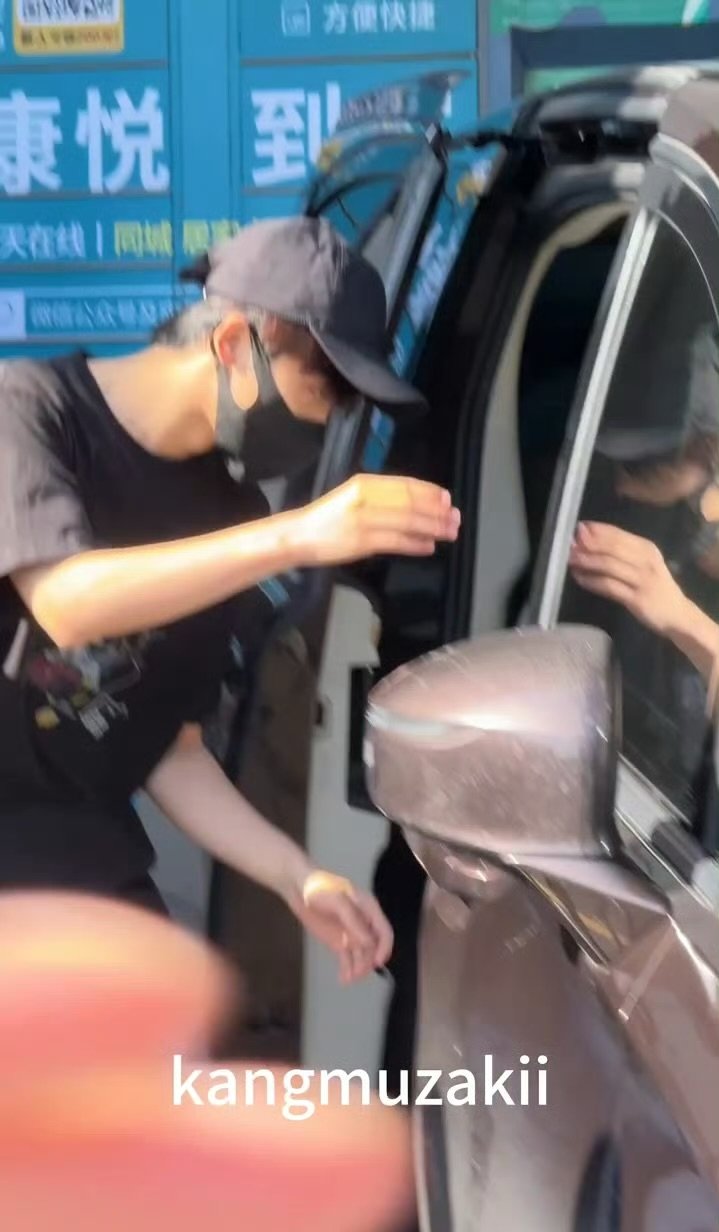 梓渝心动保单上班路透梓渝客串电影今日上班路透梓渝心动保单上班路透 ​​​