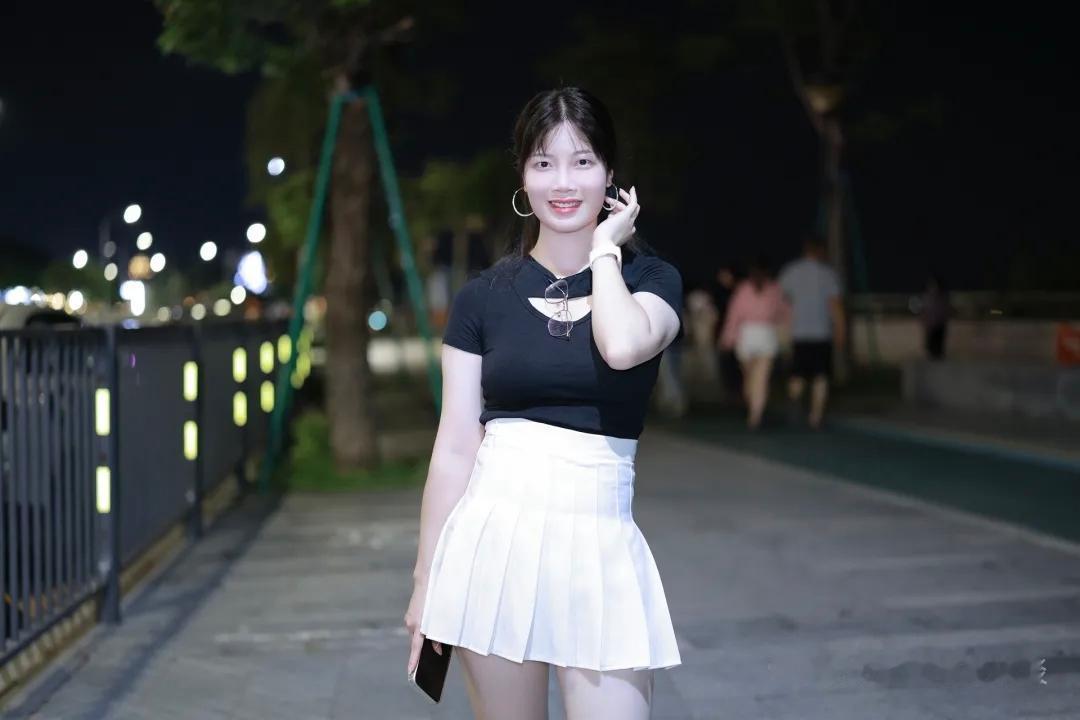 夜晚散步，心情好好！