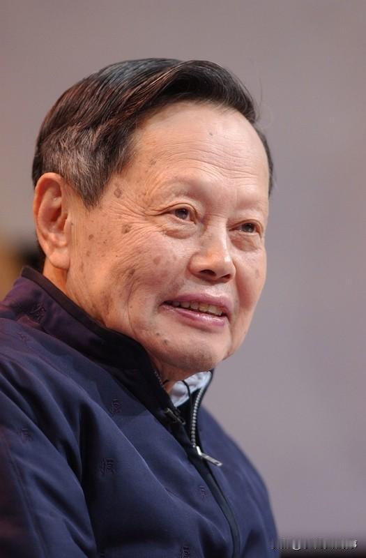 张杰院士缅怀杨振宁：科学突破与家国担当的卓越结合
张杰院士称，杨振宁秉持“制天命