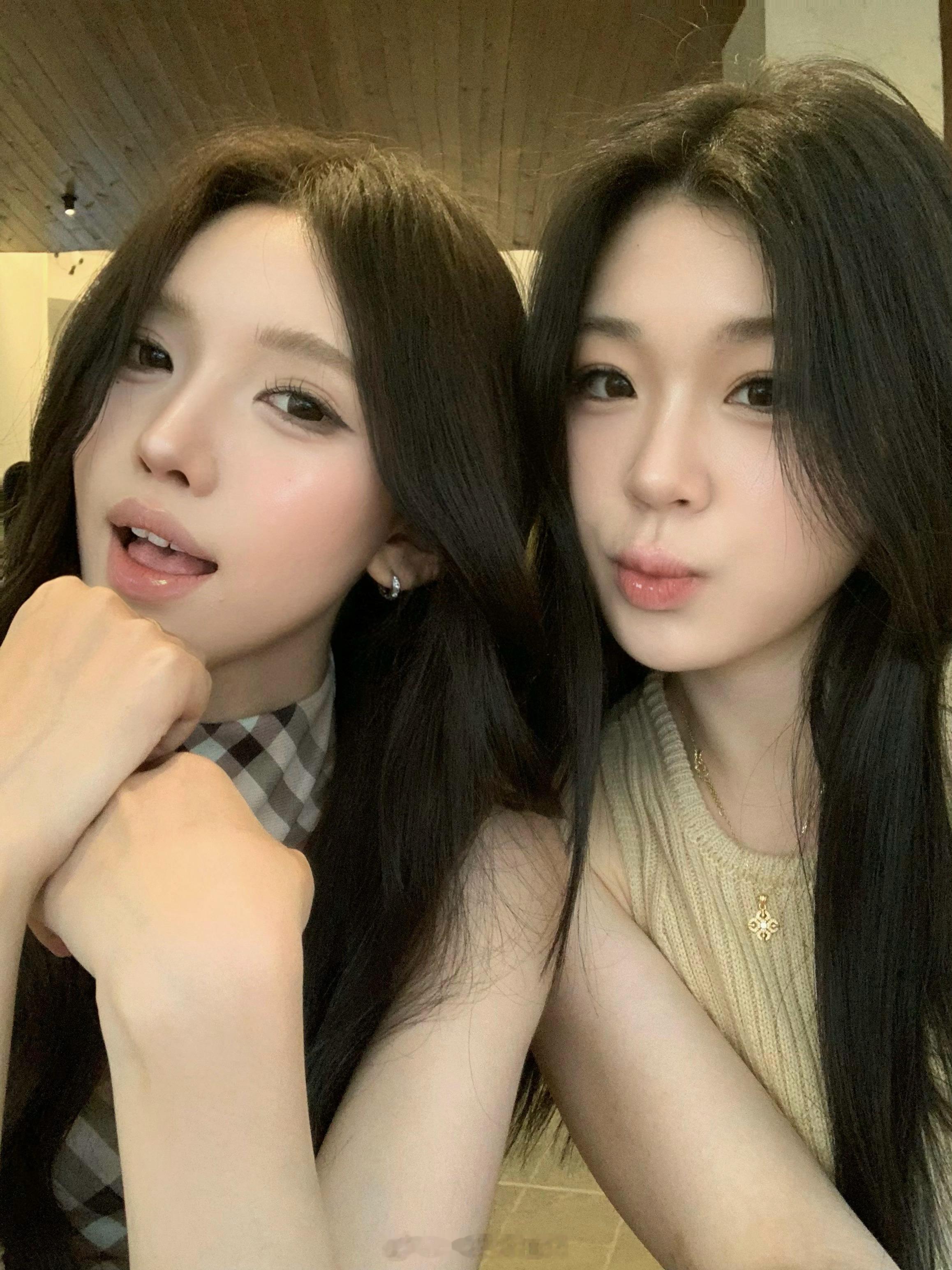 闺蜜，有点暧昧。 