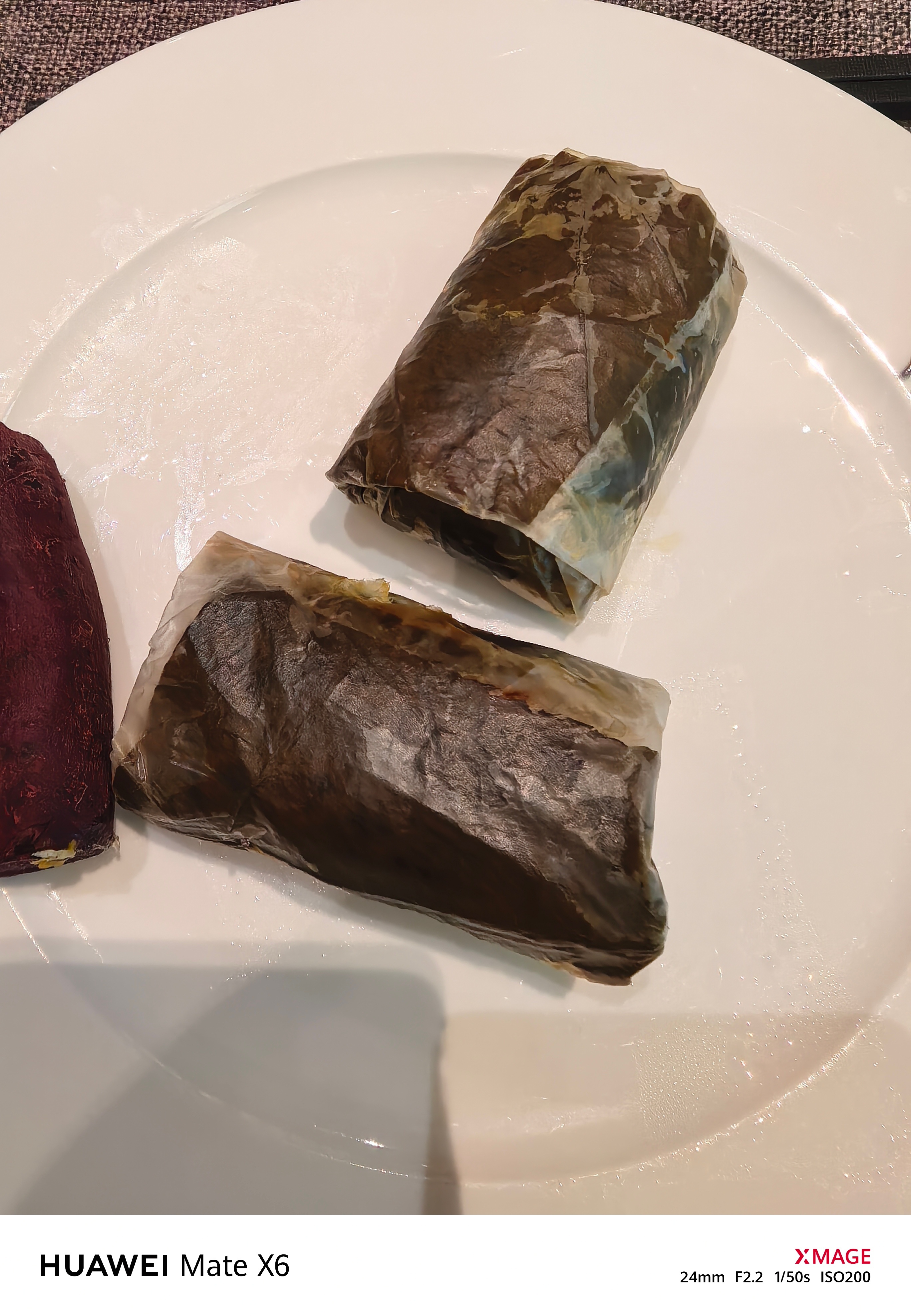 早上还是吃清淡点吧，整俩糯米鸡。[喵喵][喵喵] ​​​