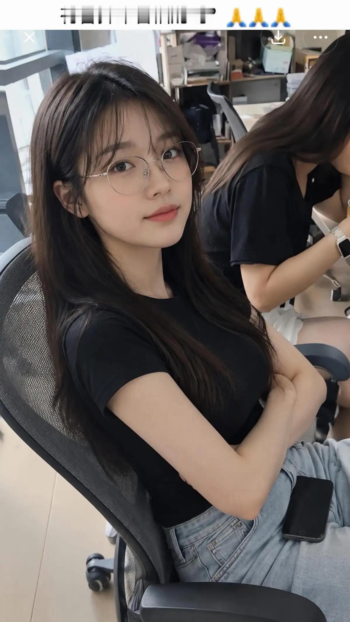 有会看面相的么，以你慧眼如炬的眼光，你觉得这位美女是个什么样的人？ 