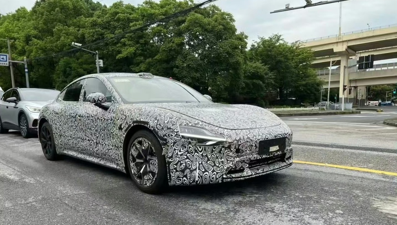 小米SU7改款涨价近1万 虽然现在已经在尽力打螺丝了，但欠的车实在是太多了，感觉