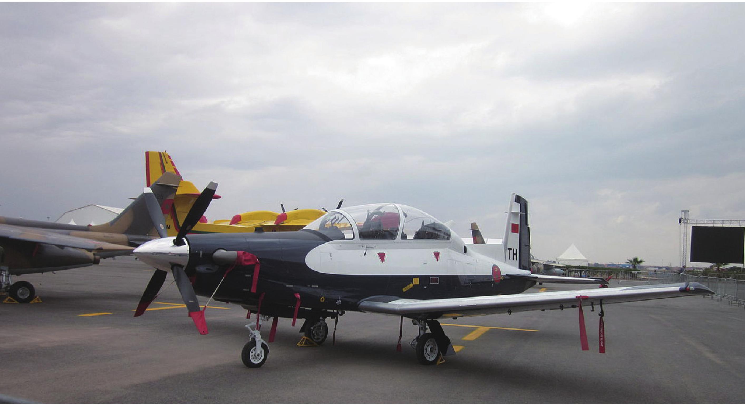 每天认识一件兵器 T-6“德克萨斯人”Ⅱ教练机［美］机长：10.16米翼展：10