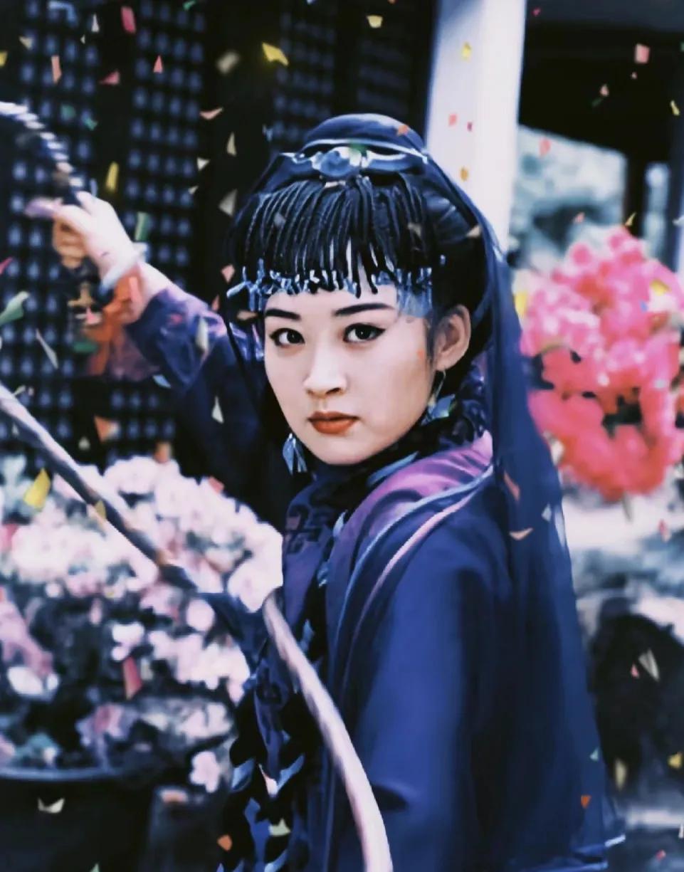 任盈盈杀人灭口，黄国柏身亡，源自虎步势，这是房中术的九法之一

方生等四人围攻婆