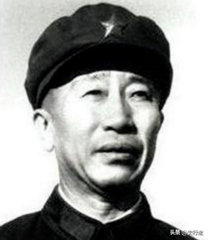 坊间都说第一少将是解方将军，其实也不够严谨，按职务说，在开国少将中，他的职务应该