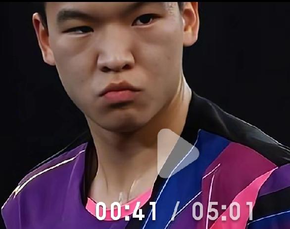 刚拿伦敦世乒赛门票、
作为头号种子的向鹏，
居然0-3惨败给
排名82位的卢森堡