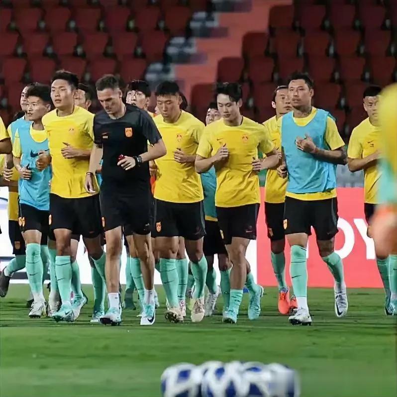中国男足亚洲杯热身赛首战告捷。
12月25日，正在阿联酋阿布扎比集训备战2023